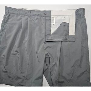 Reebok Golf Mens Grey Pleated Flexible Waist Performance Shorts Size 50 RN 69421